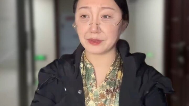 Seandainya aku tahu akan begini, sejak awal bahkan tidak seharusnya menyapanya...