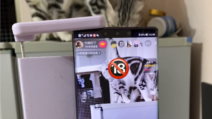 Seleb internet kontroversial Chen TD menggelar siaran langsung, tapi justru mengalami kekerasan dala