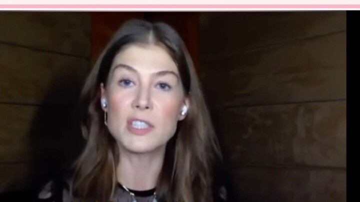 [B Limited] Show it to the British little witch: take off your pants and fart