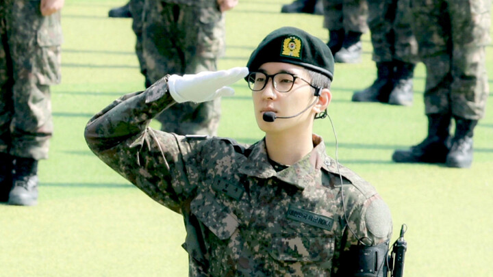 The entire graduation ceremony at the training camp! Our Wonwoo was chosen by the company commander 