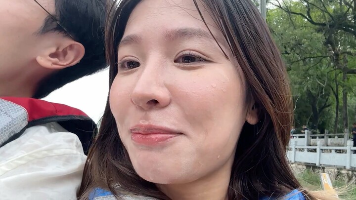 No one told me the bamboo raft would splash water all over my face!! Guilin vlog preview告