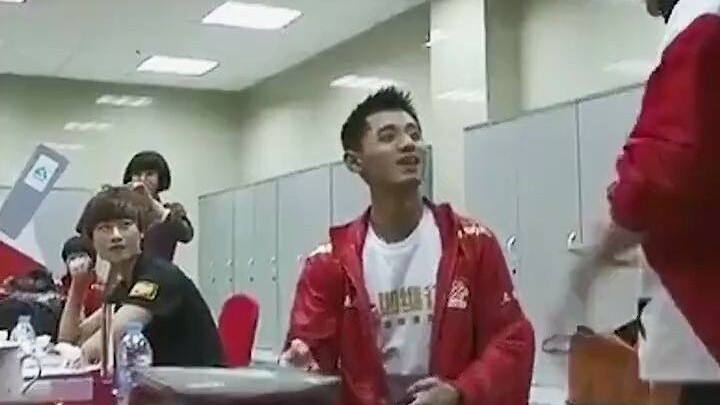 لاعب أجنبي يسأل كيف يهزم تشانغ جيكيه؟