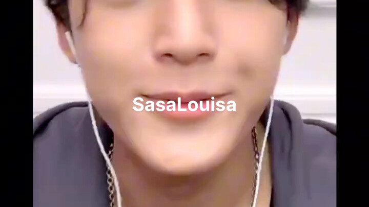 “Meski kamu seorang oppa, bolehkah aku memanggilmu Min Kyu saja?”