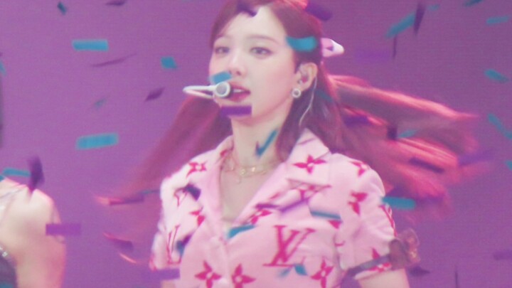 熊二应援！又穿上这件LV毛巾改的打歌服了！TWICE【林娜琏】POP!墨尔本演唱会舞台直拍
