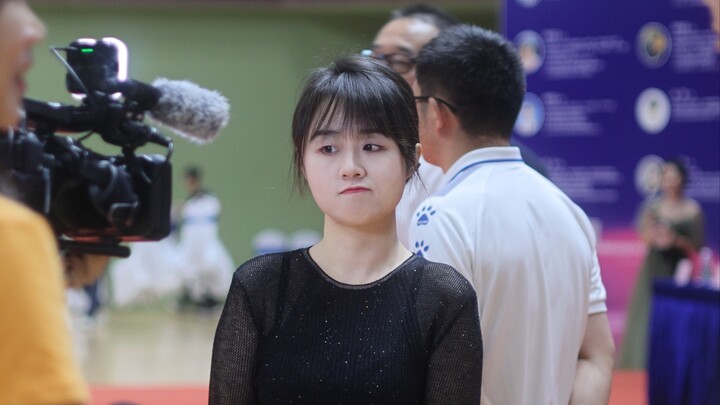 【4K แนวตั้ง】อีกาอิงจังน่ารักกำลังรอให้สัมภาษณ์.gif [ยุทธอิง] ลีกหมากล้อมนักศึกษามหาวิทยาลัยอ่าวเซินเ