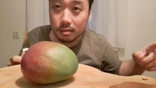 ASMR Eating Sounds - ASMR Sweet & Juicy Mango 🥭 + Food Blooper