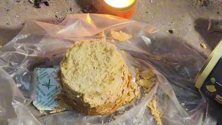 Makanan Zaman Kiamat di Tanah Reruntuhan: Roti Mentega Kalengan