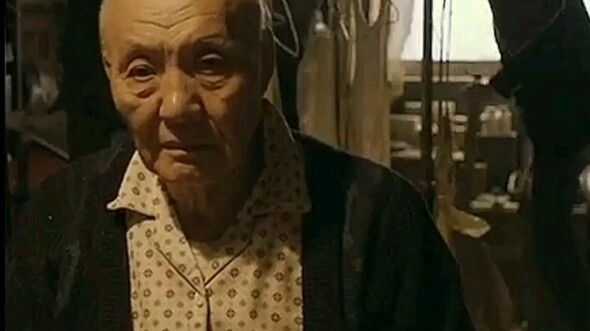 A veteran of the Dementia Revolutionary Army gets bullied by delinquent teens—only to have a monster