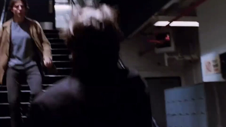 A mind-bending suspense sci-fi film starring Tom Cruise!