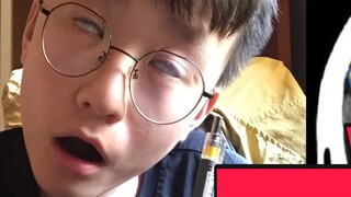 Seorang anak menyelesaikan pekerjaan rumah Hari Nasionalnya sekaligus.