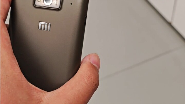 When I took my Xiaomi 1S to the Xiaomi Store to claim an ice cream...