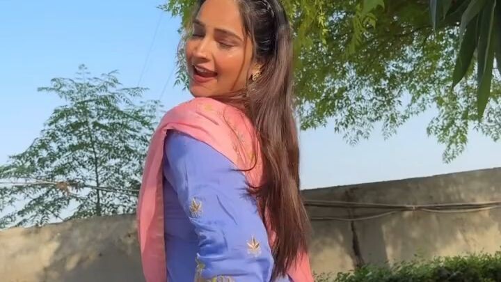 Gaddi Dekhiye