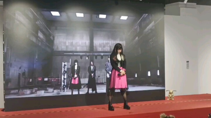 跟演员同龄的coser出贝洛芭全开麦唱跳了Odds n’ Ends