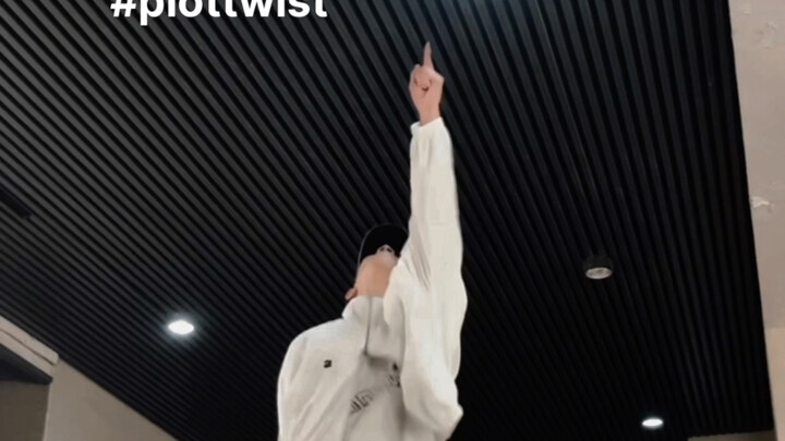 脸很好戳的样子 plot twist—tws
