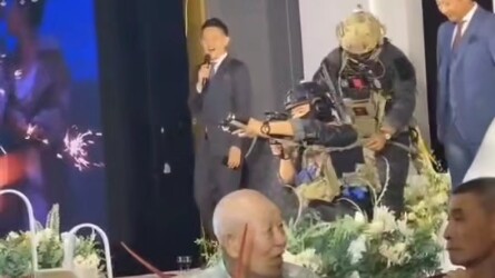 งานแต่งของหนุ่มไนลอน