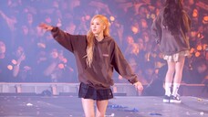 ROSÉ mengambil gambar langsung dari konser Encore 221016 Seoul RÉCORD
