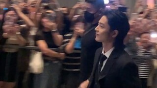 Xiao Zhan Singapura~ Video yang diambil oleh seorang pejalan kaki adalah video paling jelas yang per