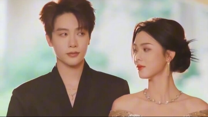 CEOสาวปั้นแฟนหนุ่มให้ดังเปรี้ยง! ดันจับได้ว่านอกใจ หันไปคบนักร้องหนุ่มจนๆ กลับได