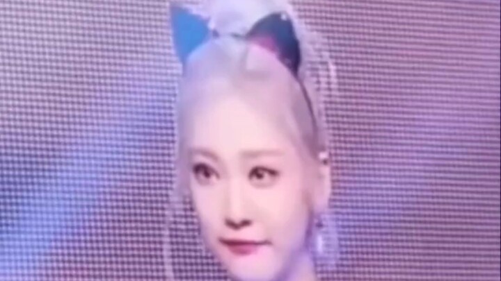 "رموا عليّ الطين"