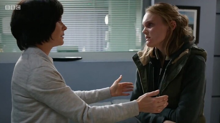 Casualty S32E17 "I'm Glad It Can't Be Christmas Every Day" (2017)