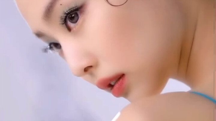 “Such an ordinary face, I just can’t relate.”