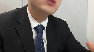 Change the short-sleeved shirt, oil the hair, wear a suit with a small tie, and add some frames to t