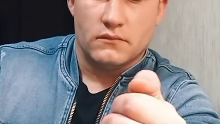 يُدعى أقوى رجل في روسيا؟ #طرائف اللياقة البدنية