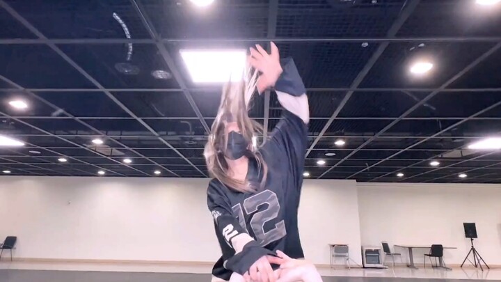 【KISS OF LIFE丨Julie】So… so good at dancing! I watched it 20 times in just 25 seconds