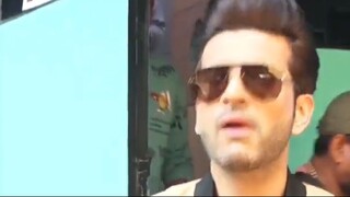 Karan Kundrra 😍 Looks Macho 😎 For Ad Shoot At Studio 👌
