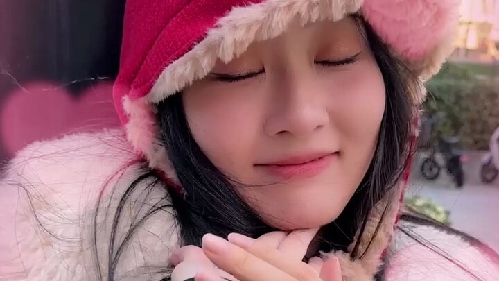 Không sửa được cái tật cứ đến mùa đông là mặc đồ kinh dị!