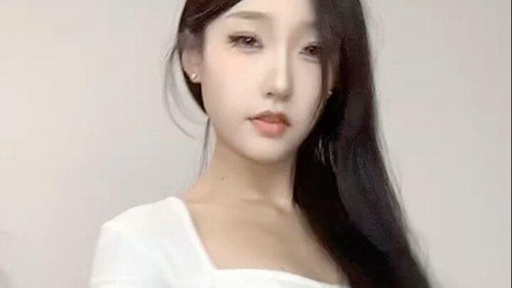 ปลาชิ้นกลม (กางเกงขาสั้น หน้าตาแบบสาวเซ็กซี่ เต้นร้อนแรง