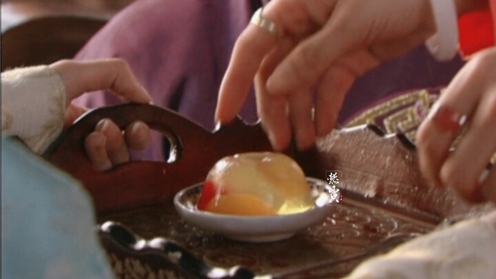 No wonder she’s Zhang Xiao from the 21st century—she even knows how to make Xizhilang jelly, my favo