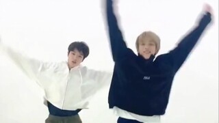 NCT成员们challenge泰容的歌