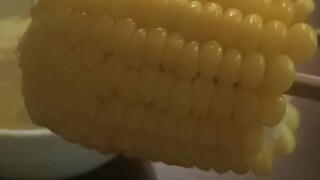 剥虾剥蟹算什么！我对象会帮我...