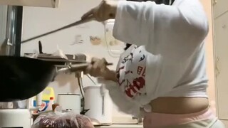 Malam ini makan nasi goreng telur wangi susu