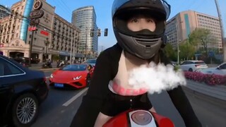 "Perlombaan Kura-kura dan Kelinci" #Ducati v2 #Ferrari #Pengendara Wanita #Pendekatan