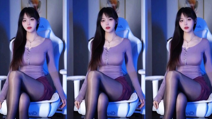 不愧是美女，穿黑丝都这么性感