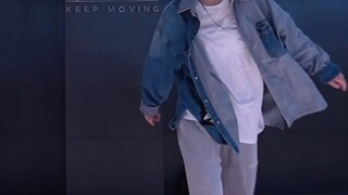 البنات يصبحن وسيميات 😁 أغاني السنوات الماضية التي تخطاها الصغار｜段原创舞段 (يرتبط ارتداء القبعة أثناء الر