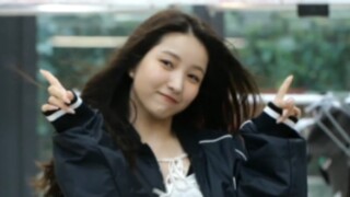 Kapten Jin Shaoqing menarikan trilogi kampus GFRIEND lagi!