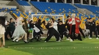 Điều gì khiến những con người hai chiều này cùng nhau phát điên?