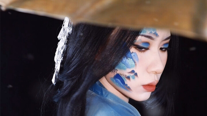 A thousand miles of rivers and mountains are like a painting; only this azure and verdant hue is tru