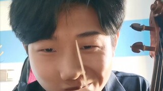 Use a toothpick to play "Good Luck" to wish Gege good luck in prison