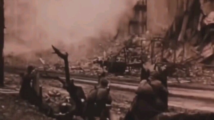 The death of Russian soldiers in battle rare footage/俄罗斯士兵在战斗中死亡的罕见镜头