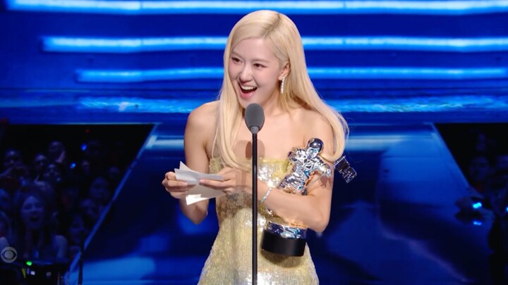 ROSÉ & Bruno Mars’ “APT.” Wins 2025 VMA for Song of the Year