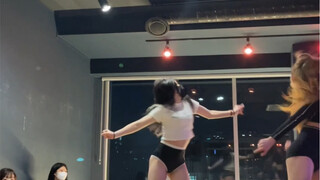 我甚至还配了个音乐试图拯救一下