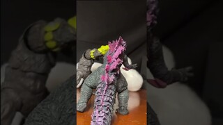 Godzilla and Kong dance closer #godzillaxkongthenewempire #kong #godzilla #godzillaevolution
