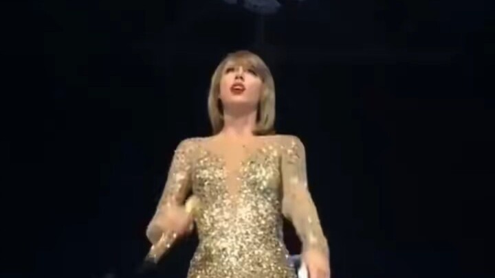 【Taylor Swift】Tận hưởng concert của Taylor Swift dưới góc nhìn của một nữ đại gia là cảm giác như th