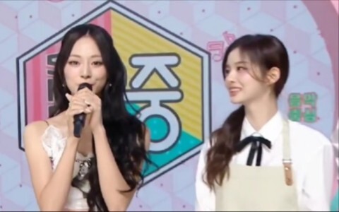 Mother and daughter in the same frame! Seoyeon’s eyes can’t leave Jihyo.