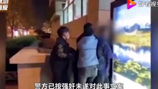 【高能】男子竟在北京国贸地铁外公然强暴，呼救后被四名路人制伏！