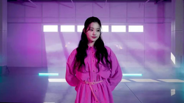 Super Fresh and Cute Girls! IZONE - "SPACESHIP" is so adorable!